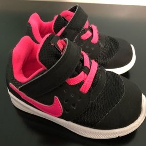Black Nike Toddler Shoes
